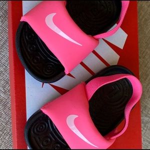 Excellent Condition!! Nike Kawa Slides-Childrens Size: 3c